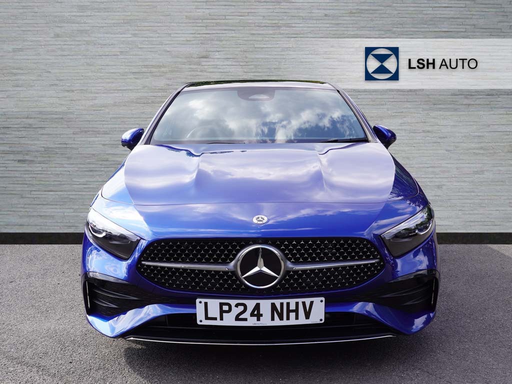 Mercedes-Benz A Class A180 Amg Line Premium Plus Blue #4