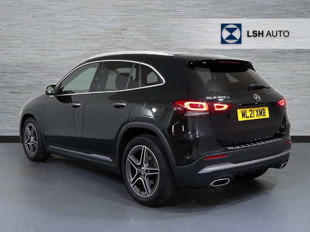 Mercedes-Benz GLA Class Gla 200D Amg Line Premium Black #2