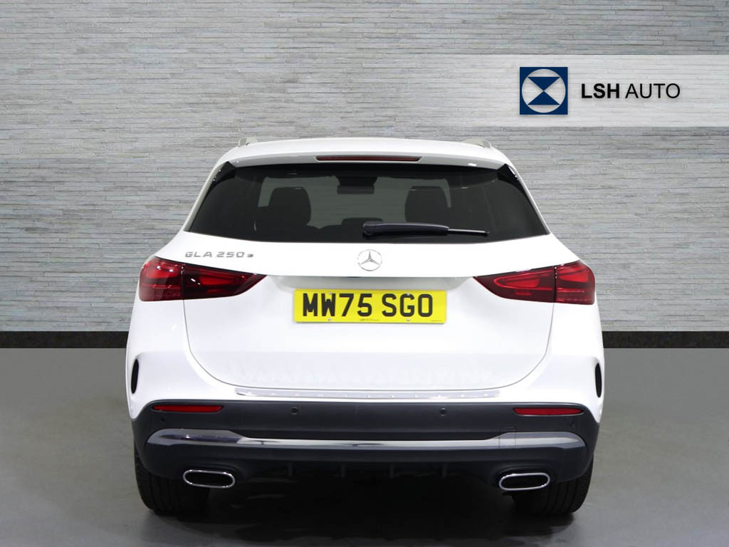 Mercedes-Benz GLA Class Gla 250E Amg Line Executive White #5