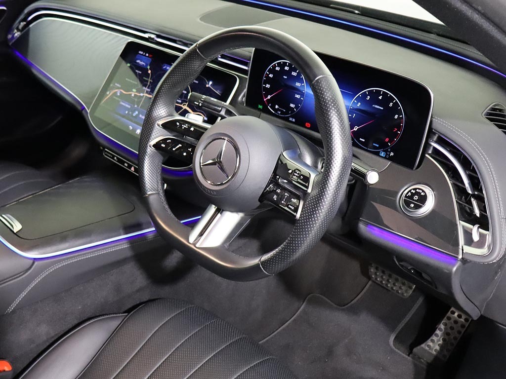 Mercedes-Benz E Class E300e Amg Line Premium Plus 9G-tronic Black #23