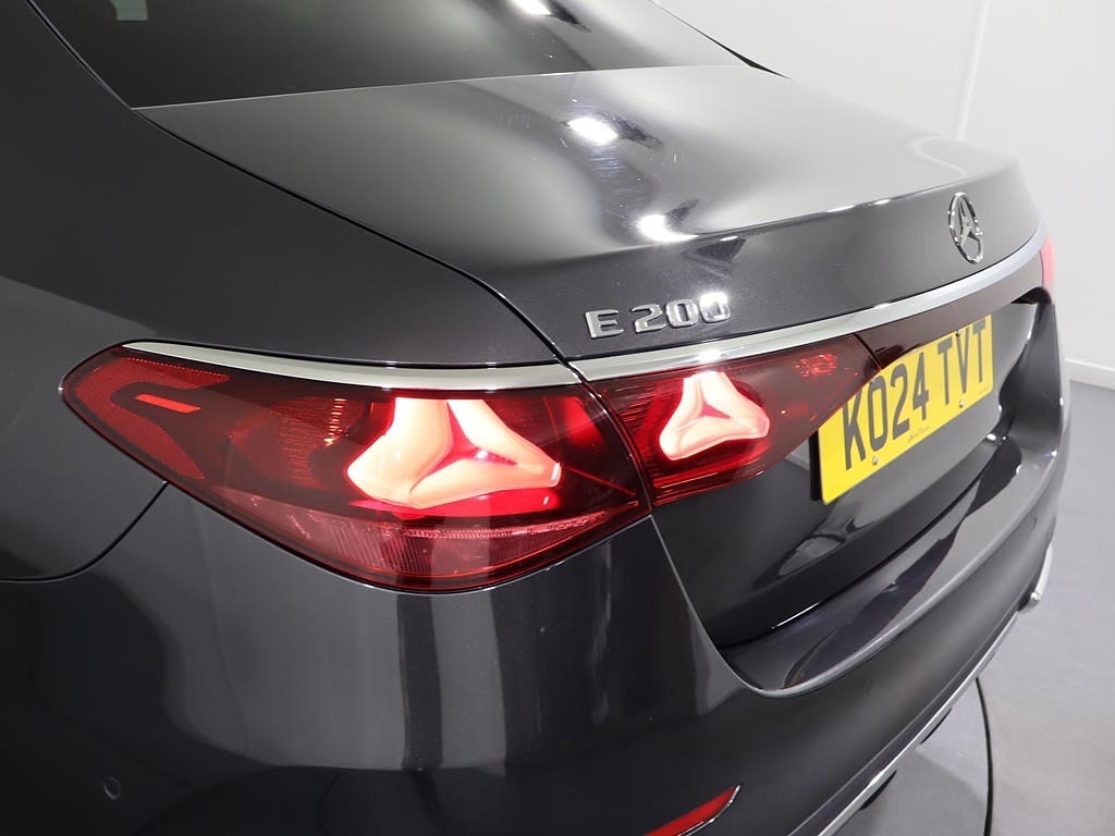 Mercedes-Benz E Class E300e Amg Line Premium Plus 9G-tronic Black #7