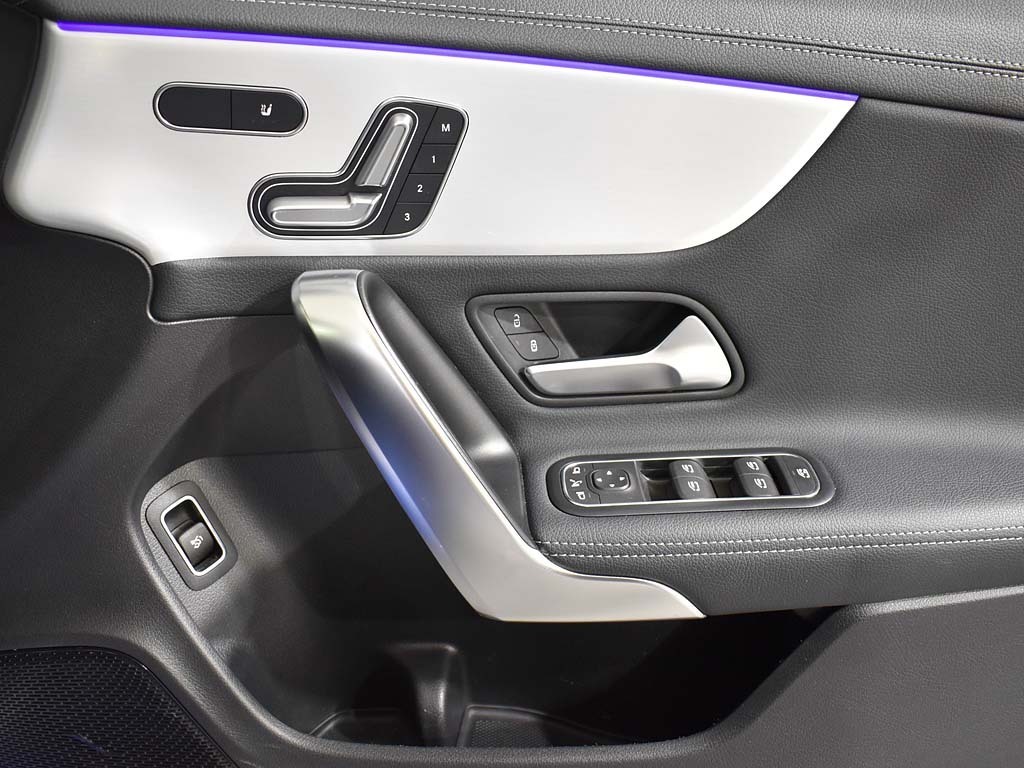 Mercedes-Benz CLA Class Cla 180 Amg Line Executive Tip White #31