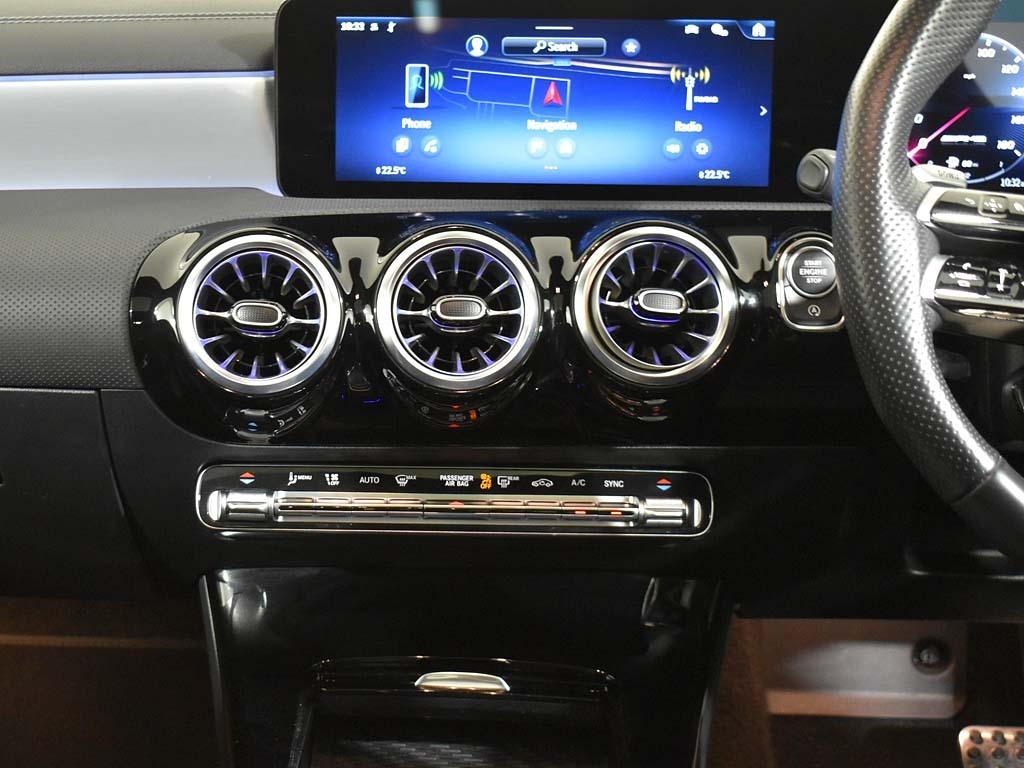 Mercedes-Benz CLA Class Cla 180 Amg Line Executive Tip White #35