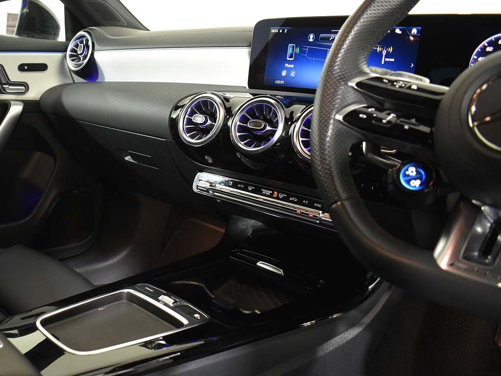 Mercedes-Benz CLA Class Cla 180 Amg Line Executive Tip White #39