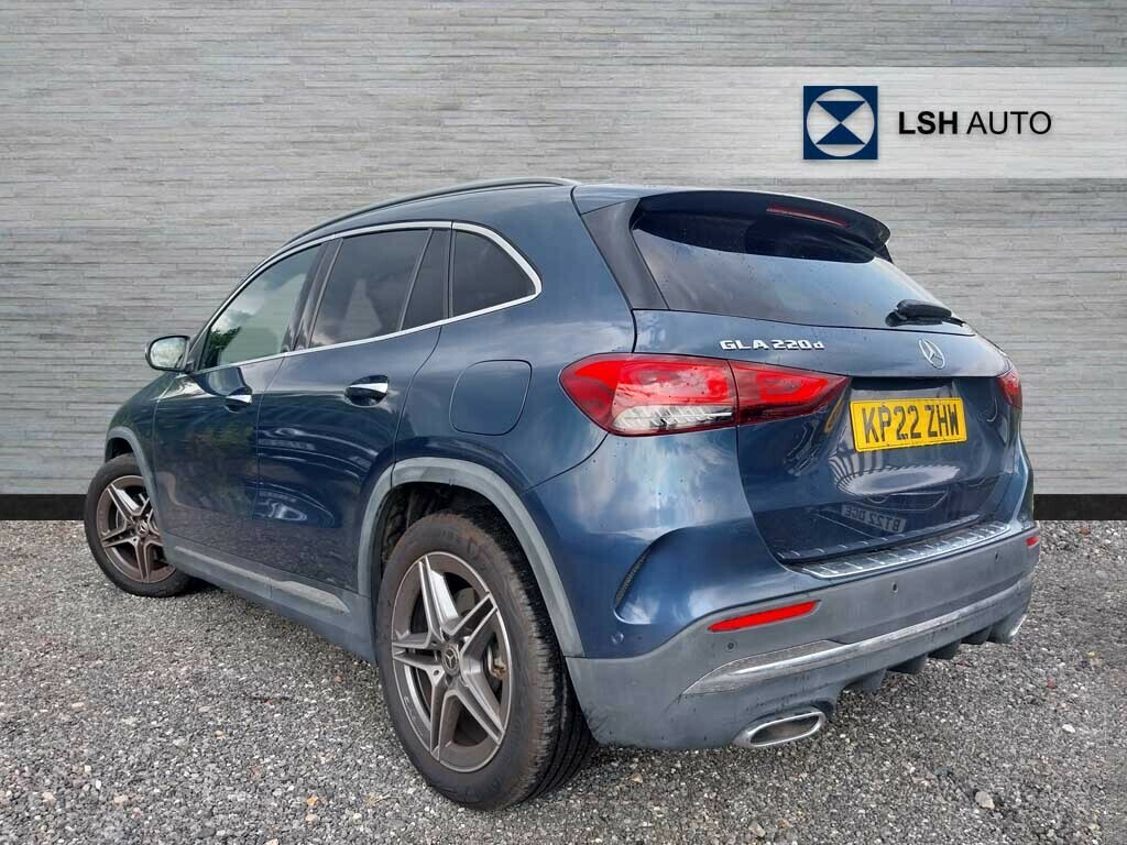 Mercedes-Benz GLA Class Gla 220D 4Matic Amg Line Premium Plus Black #3