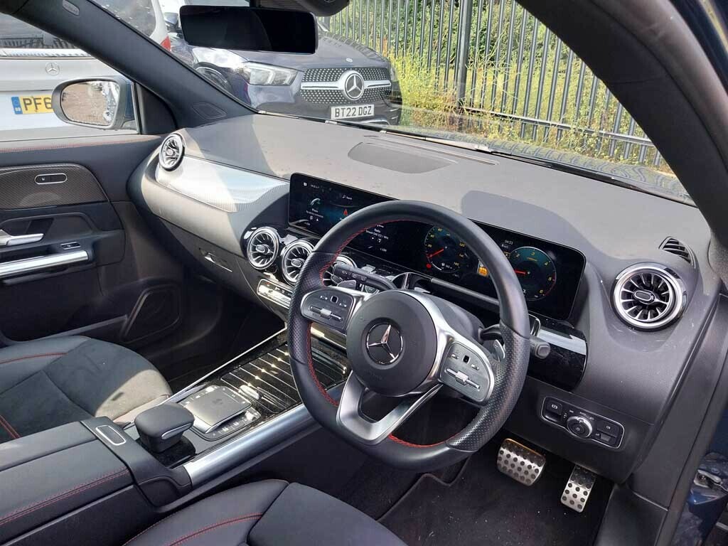 Mercedes-Benz GLA Class Gla 200 Amg Line Premium Black #17