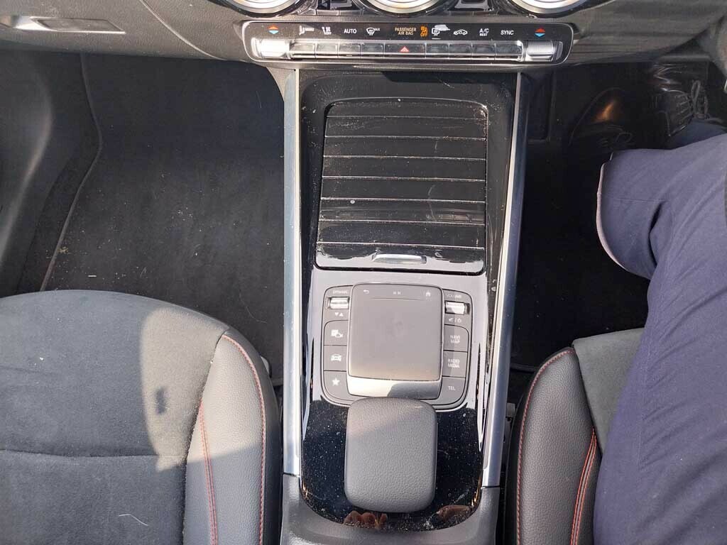 Mercedes-Benz GLA Class Gla 200 Amg Line Premium Black #19