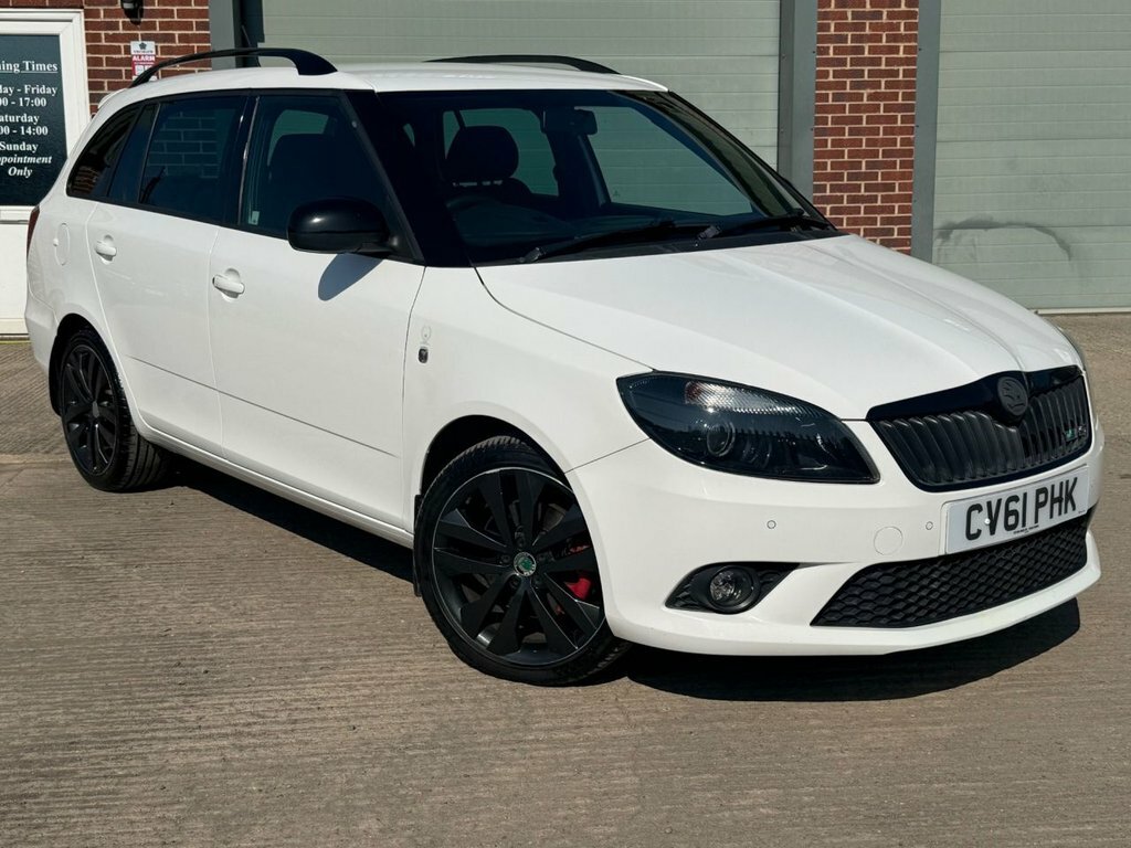 Skoda Fabia 1.4 Tsi Vrs Estate Dsg Euro 5 180 Ps White
