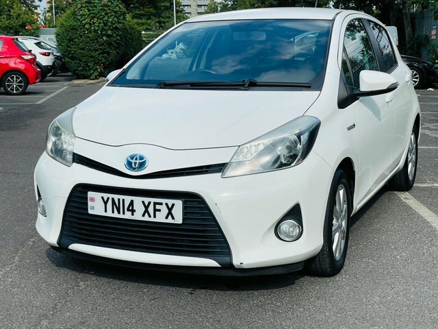 Toyota Yaris 1.5 Vvt-h Icon Plus White #3