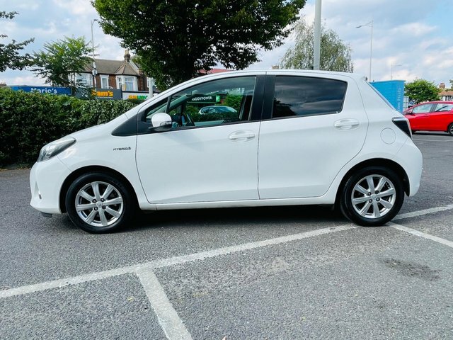 Toyota Yaris 1.5 Vvt-h Icon Plus White #5