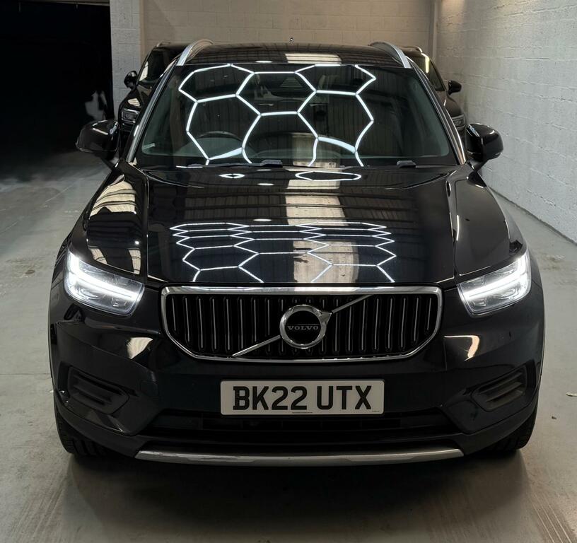 Volvo XC40 Core Black #2