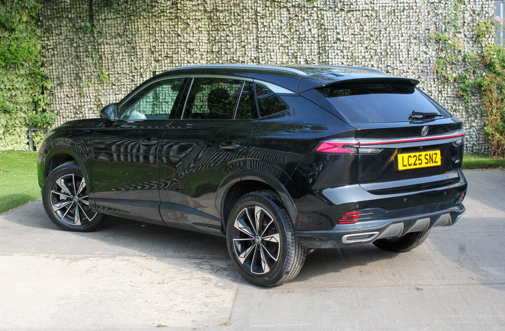 MG HS Trophy Black #6