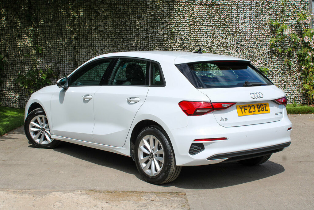 Audi A3 Technik White #6
