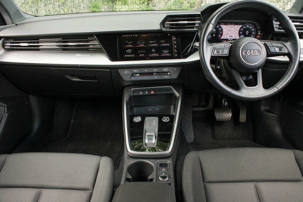 Audi A3 Technik White #2