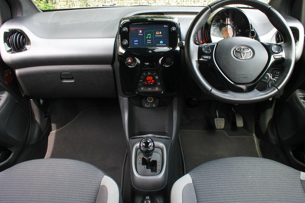 Toyota Aygo X -Trend Grey #2