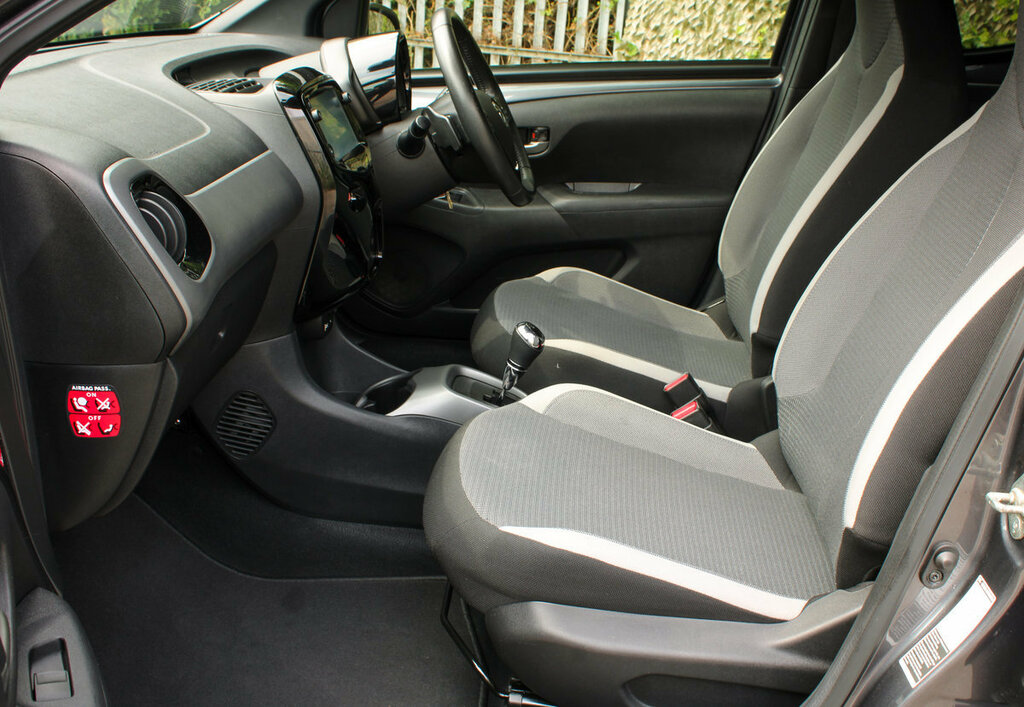 Toyota Aygo X Aygo X-trend Tss Vvt-i Black #40