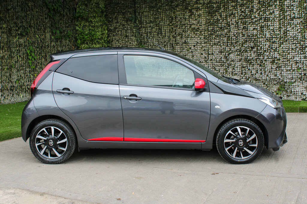 Toyota Aygo X -Trend Grey #3