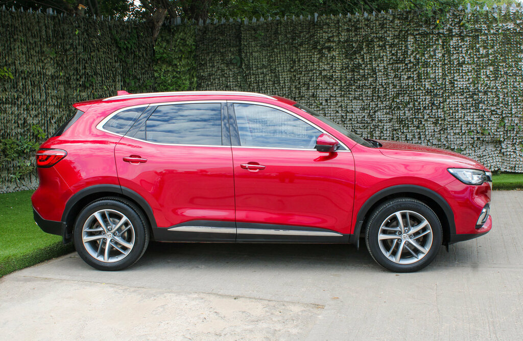 MG HS Exclusive Red #3