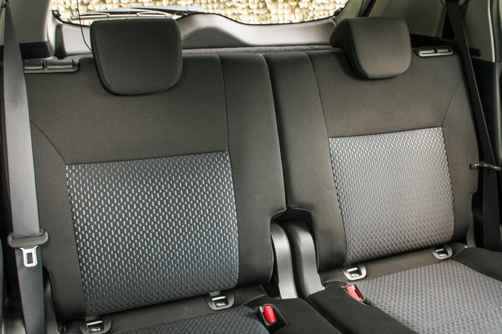 Suzuki Ignis Red #40