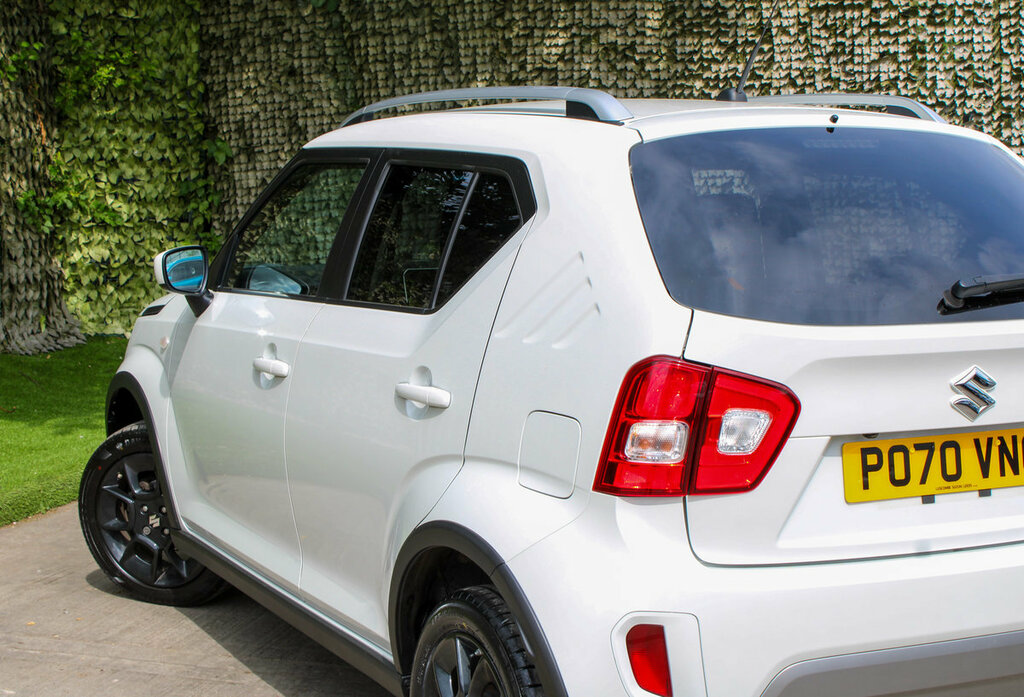 Suzuki Ignis Red #16