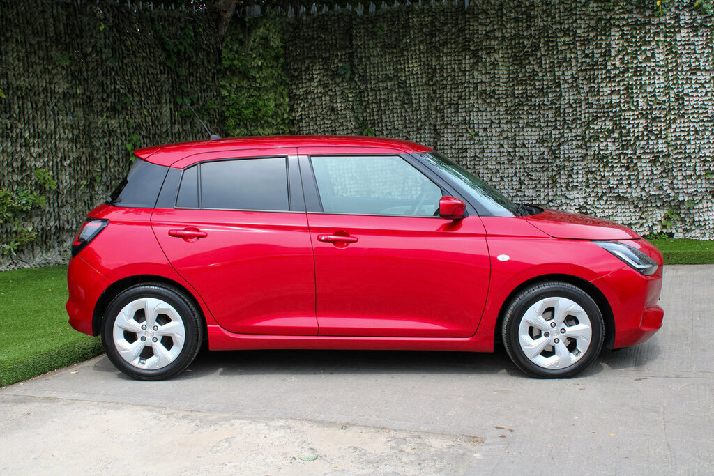 Suzuki Swift Motion Cvt Red #3