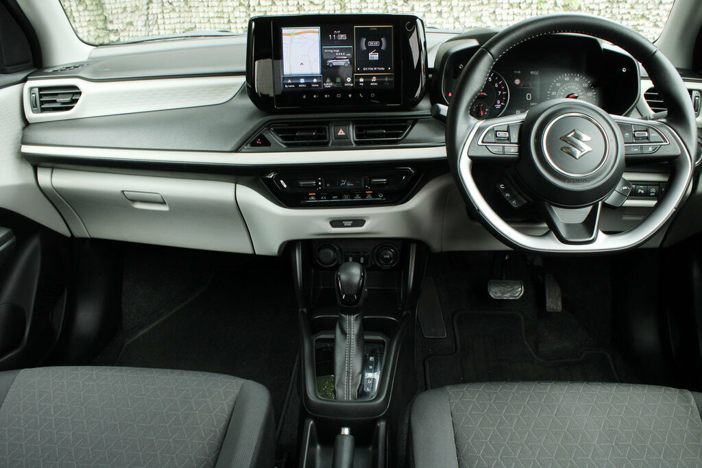 Suzuki Swift Motion Cvt Red #2
