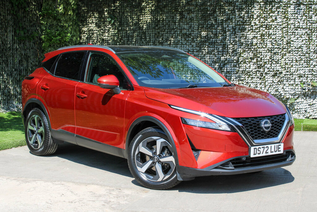 Nissan Qashqai N-connecta Red