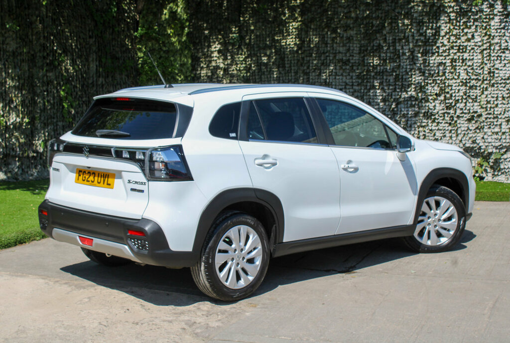 Suzuki S Cross Motion White #4