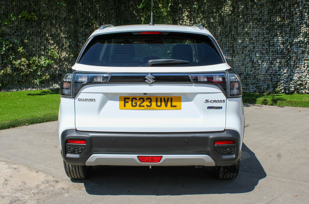 Suzuki S Cross Motion White #5