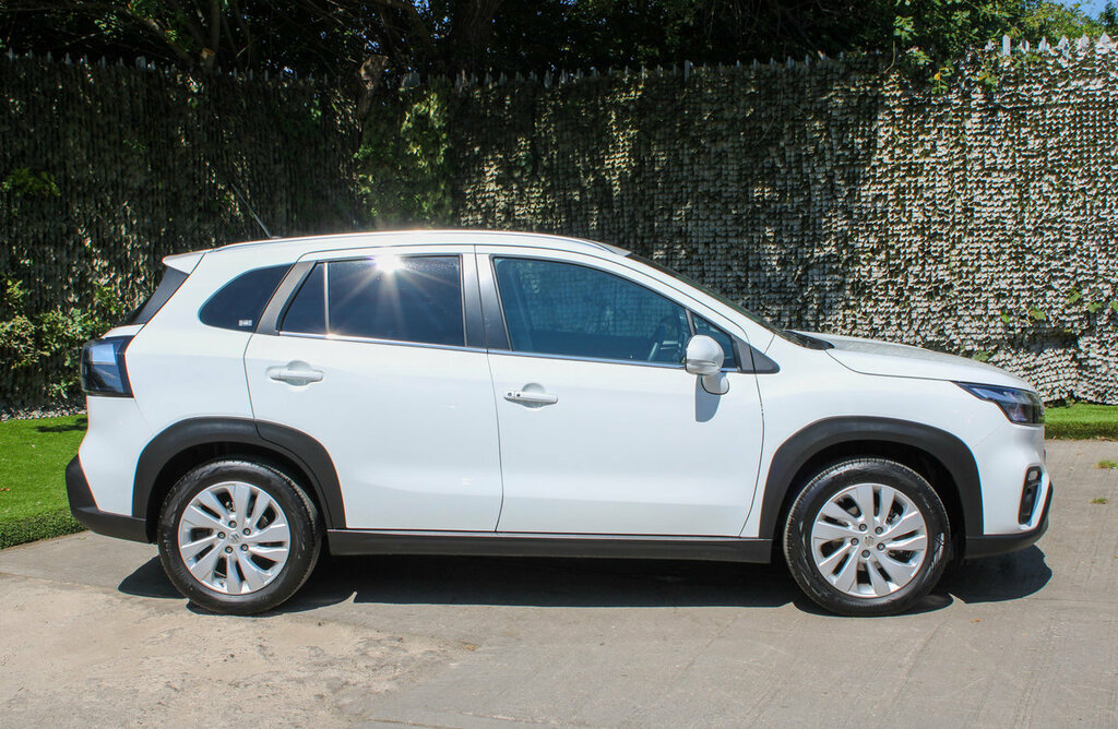 Suzuki S Cross Motion White #3