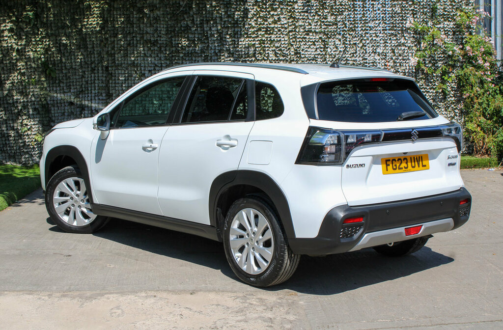 Suzuki S Cross Motion White #6