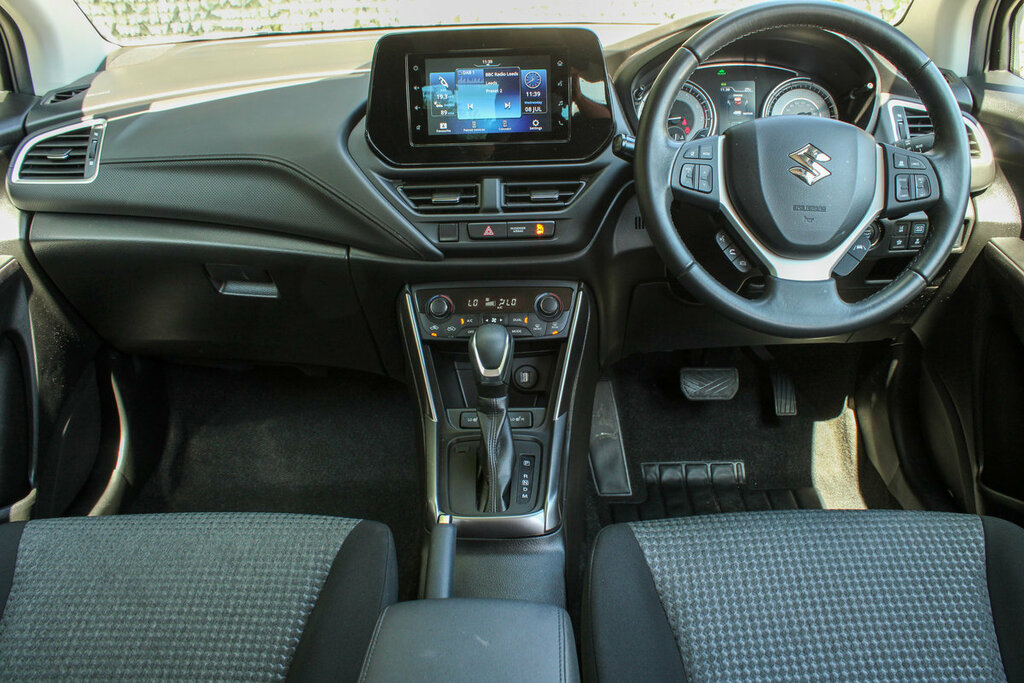 Suzuki S Cross Motion White #2