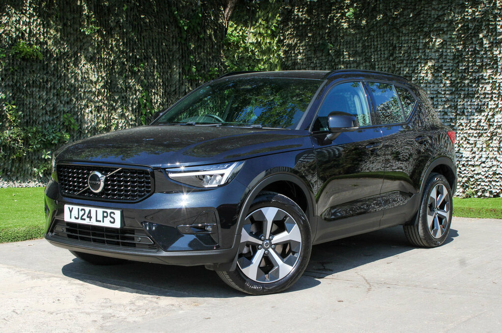 Volvo XC40 Ultra, B4 Mild Hybrid, Dark Only 38,490 O #8