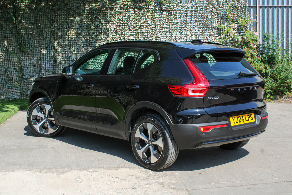 Volvo XC40 Plus Dark Edition Black #6