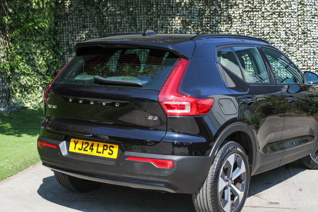 Volvo XC40 Ultra, B4 Mild Hybrid, Dark Only 38,490 O #11