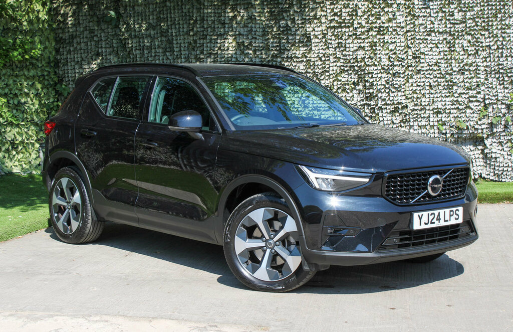 Volvo XC40 Plus Dark Edition Black