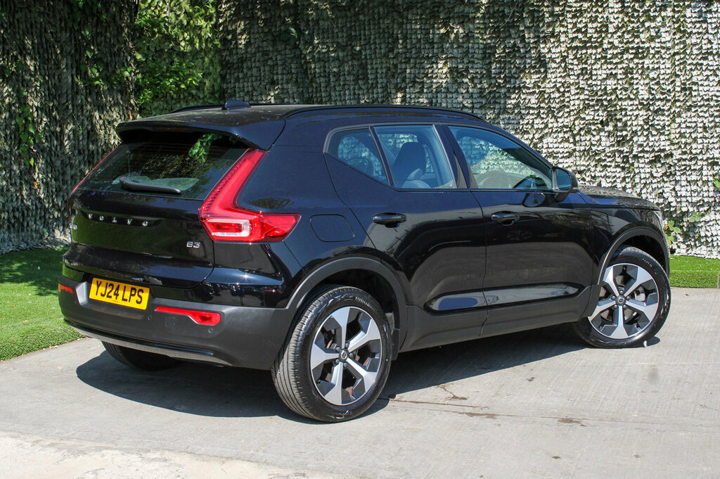 Volvo XC40 Plus Dark Edition Black #4