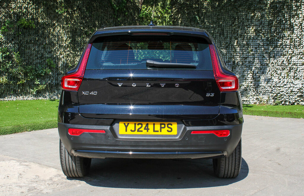 Volvo XC40 Plus Dark Edition Black #5