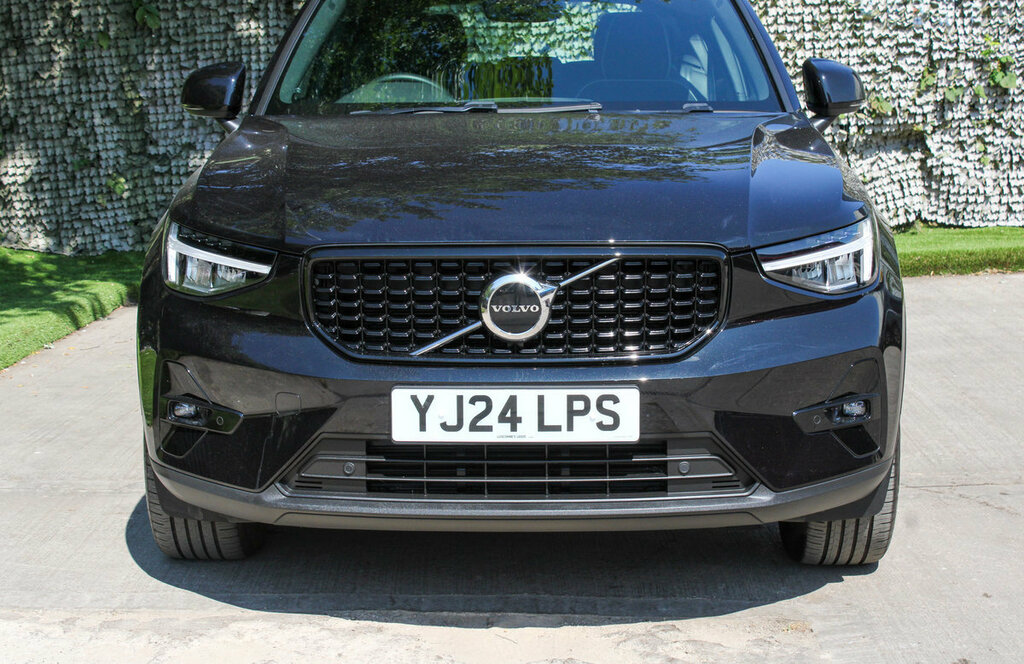 Volvo XC40 Ultra, B4 Mild Hybrid, Dark Only 38,490 O #17