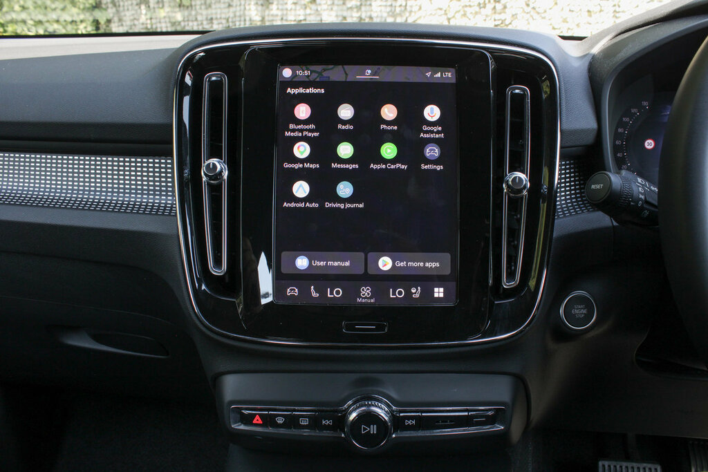 Volvo XC40 Ultra, B4 Mild Hybrid, Dark Only 38,490 O #28