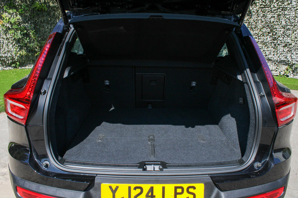 Volvo XC40 Ultra, B4 Mild Hybrid, Dark Only 38,490 O #43