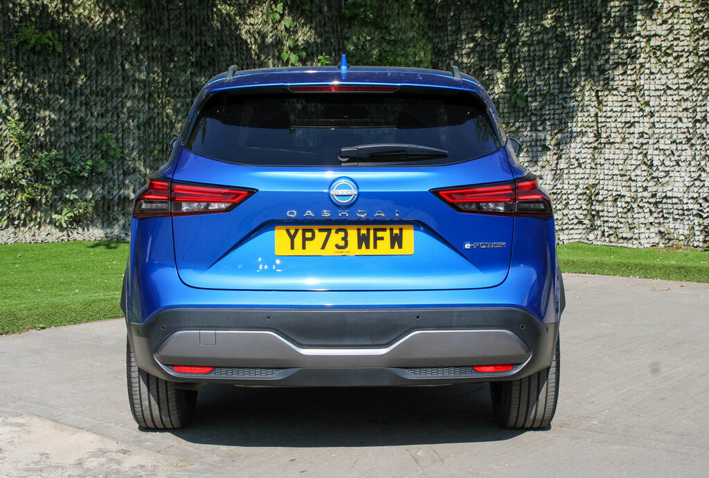 Nissan Qashqai Tekna Plus Blue #5