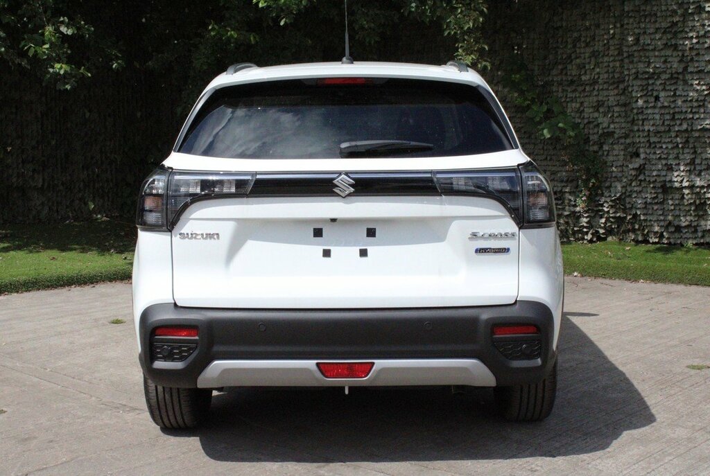 Suzuki S Cross Ultra Allgrip White #5