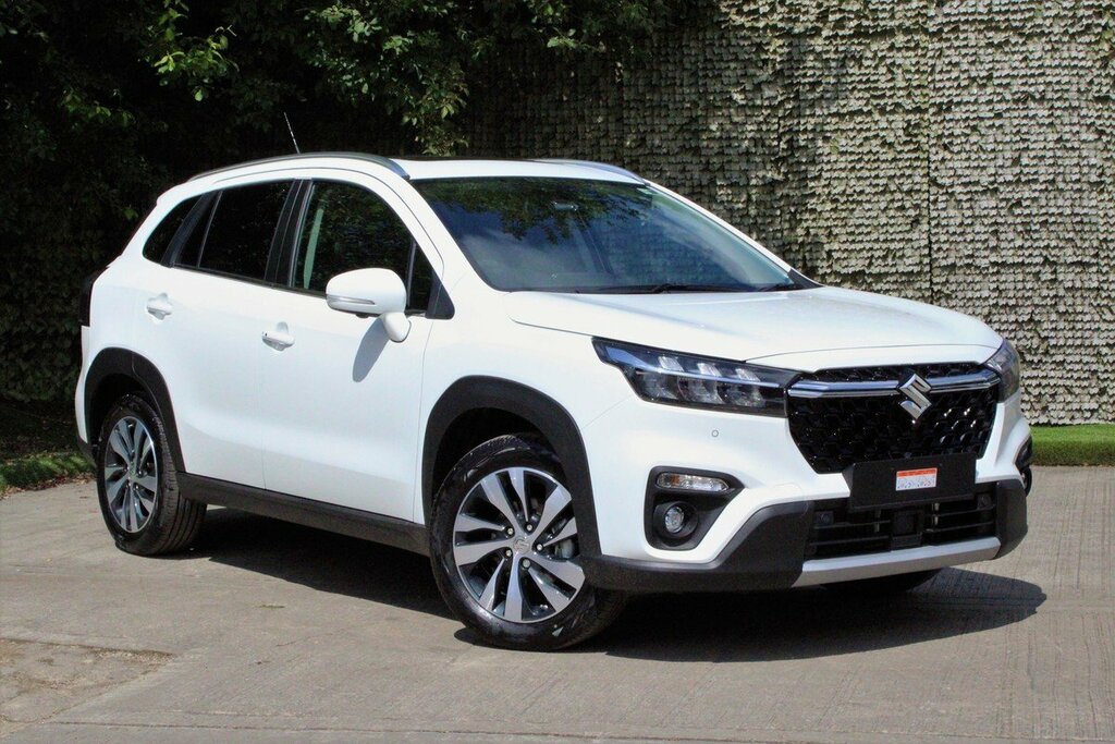Suzuki S Cross Ultra Allgrip White
