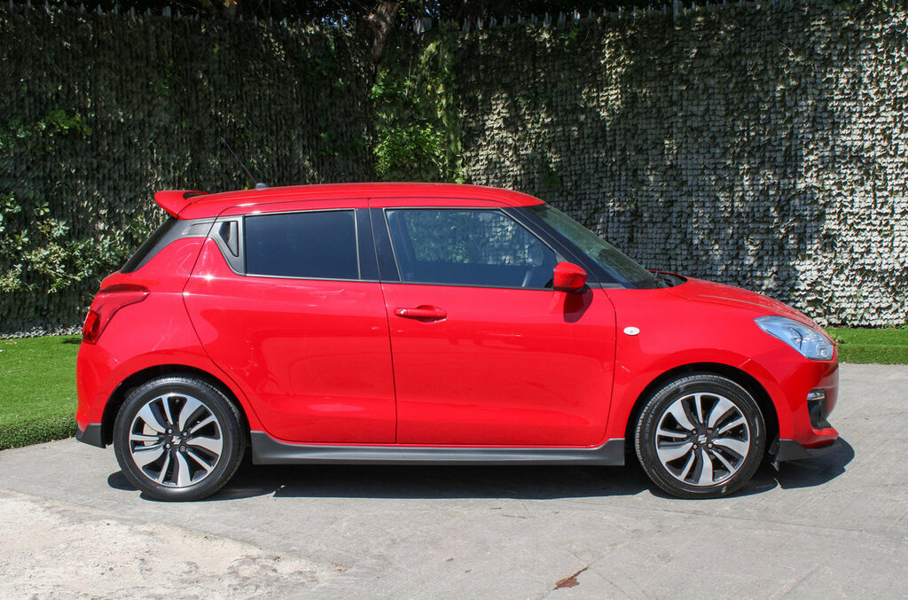 Suzuki Swift Attitude Red #3