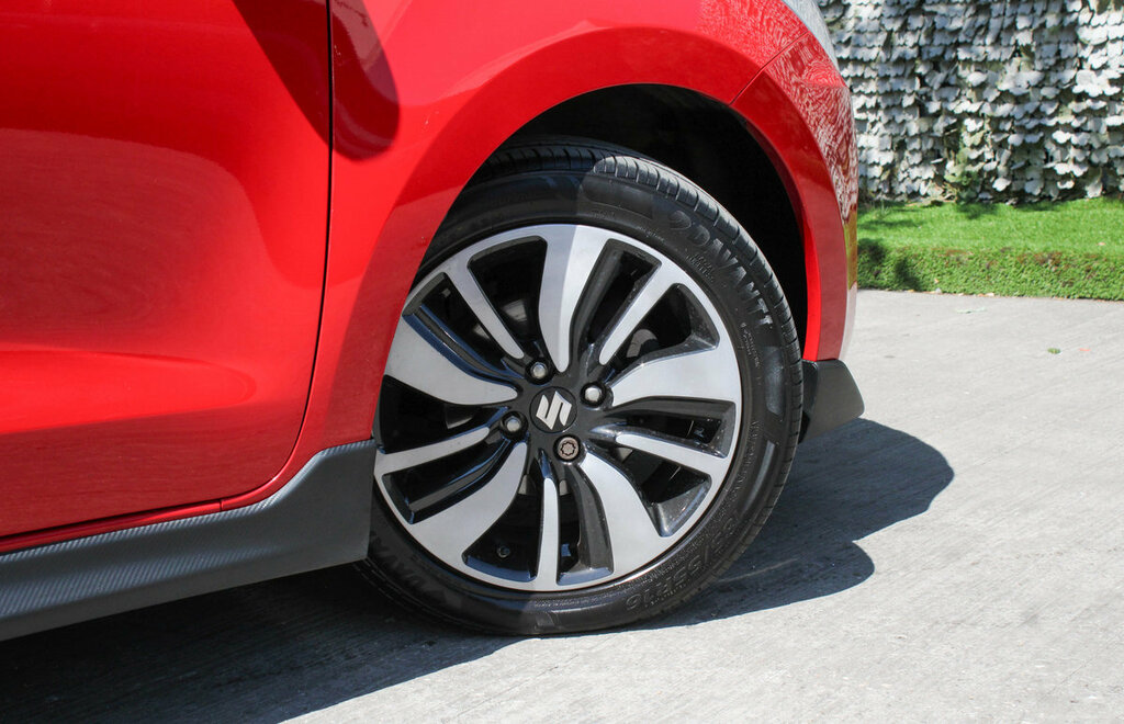 Suzuki Swift Red #16