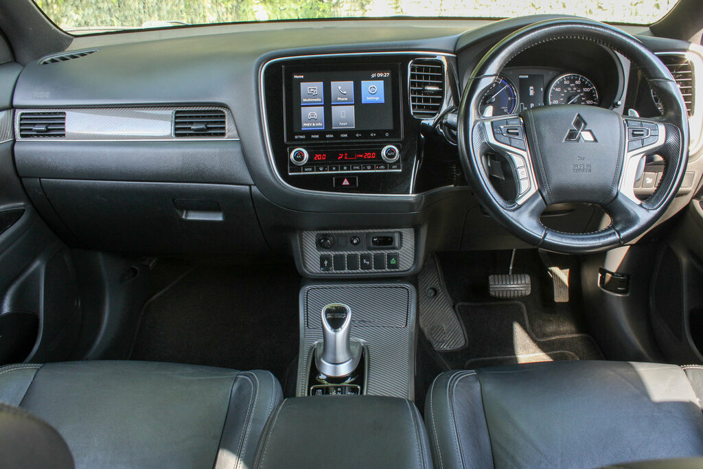 Mitsubishi Outlander Phev Dynamique Grey #2