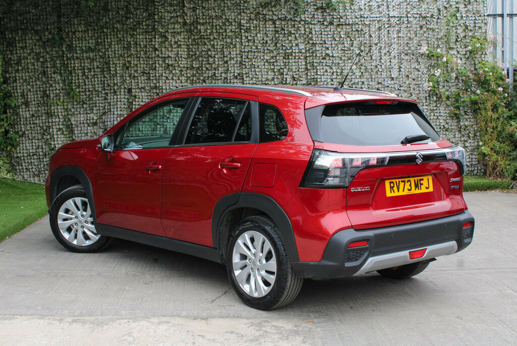Suzuki S Cross Motion Auto Red #5