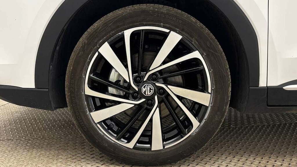 MG ZS Hybrid Trophy White #6