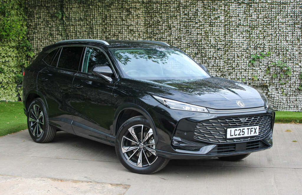 MG HS Trophy Black